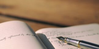 Czy powinno się pisać mgr przed nazwiskiem?