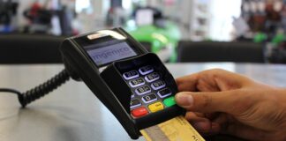 Czy kartą kredytową to to samo co kartą płatniczą?