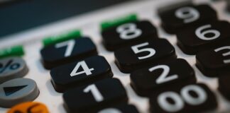 W jakiej formie jest uchwalany budżet państwa?